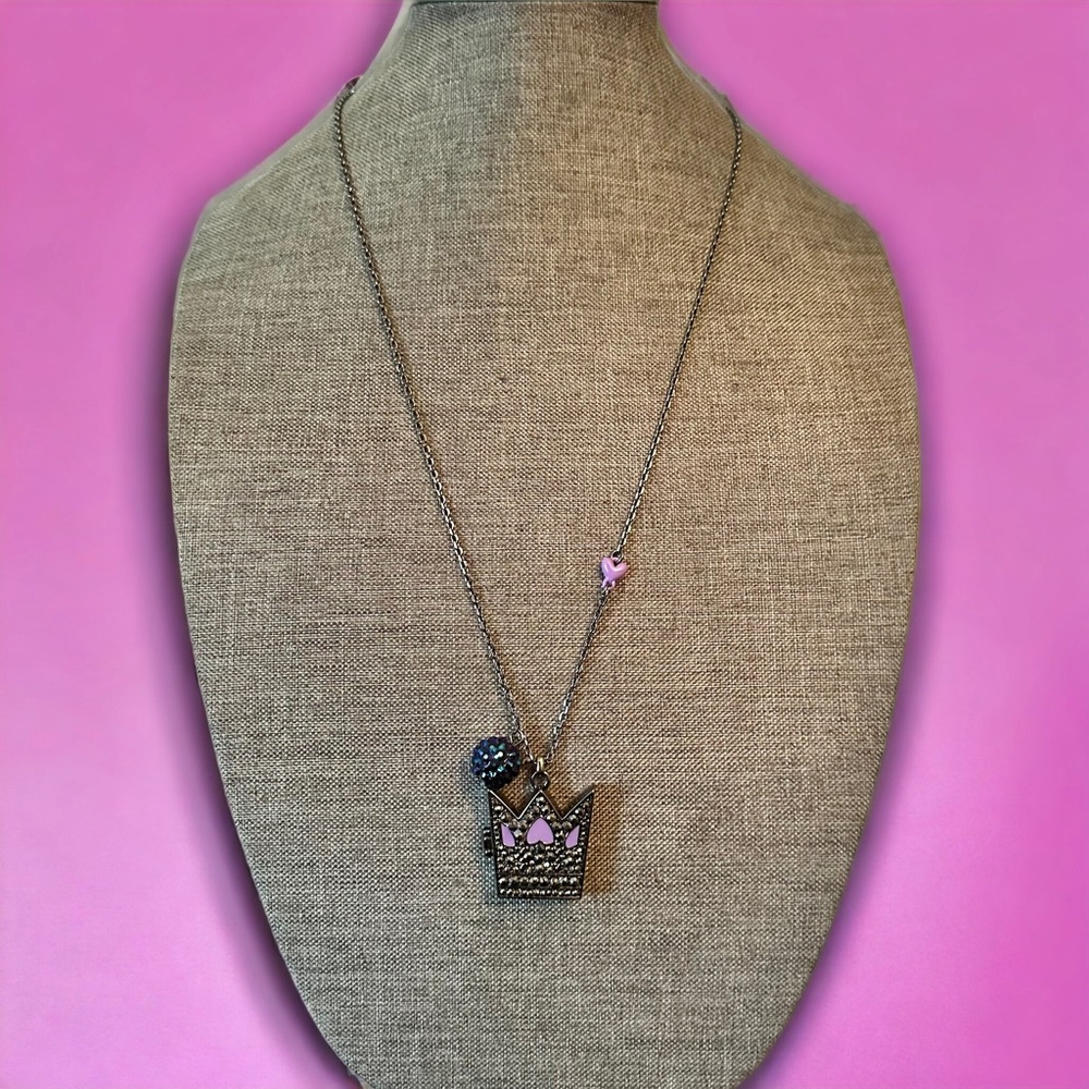 Princess Vera Wang crown locket pendant necklace